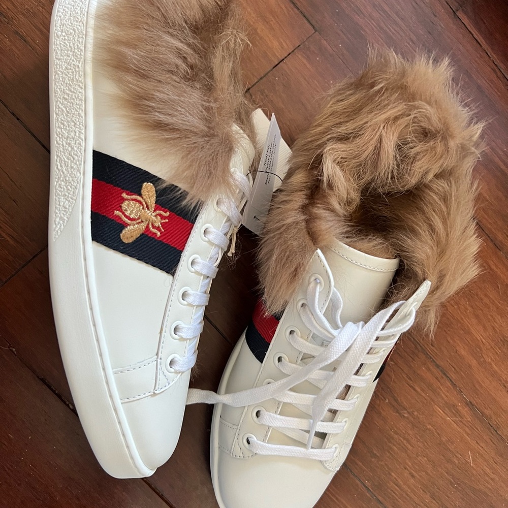 Gucci women shoes with fur 498199 0F150